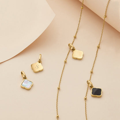 Pearl Clover Pendant (Gold)