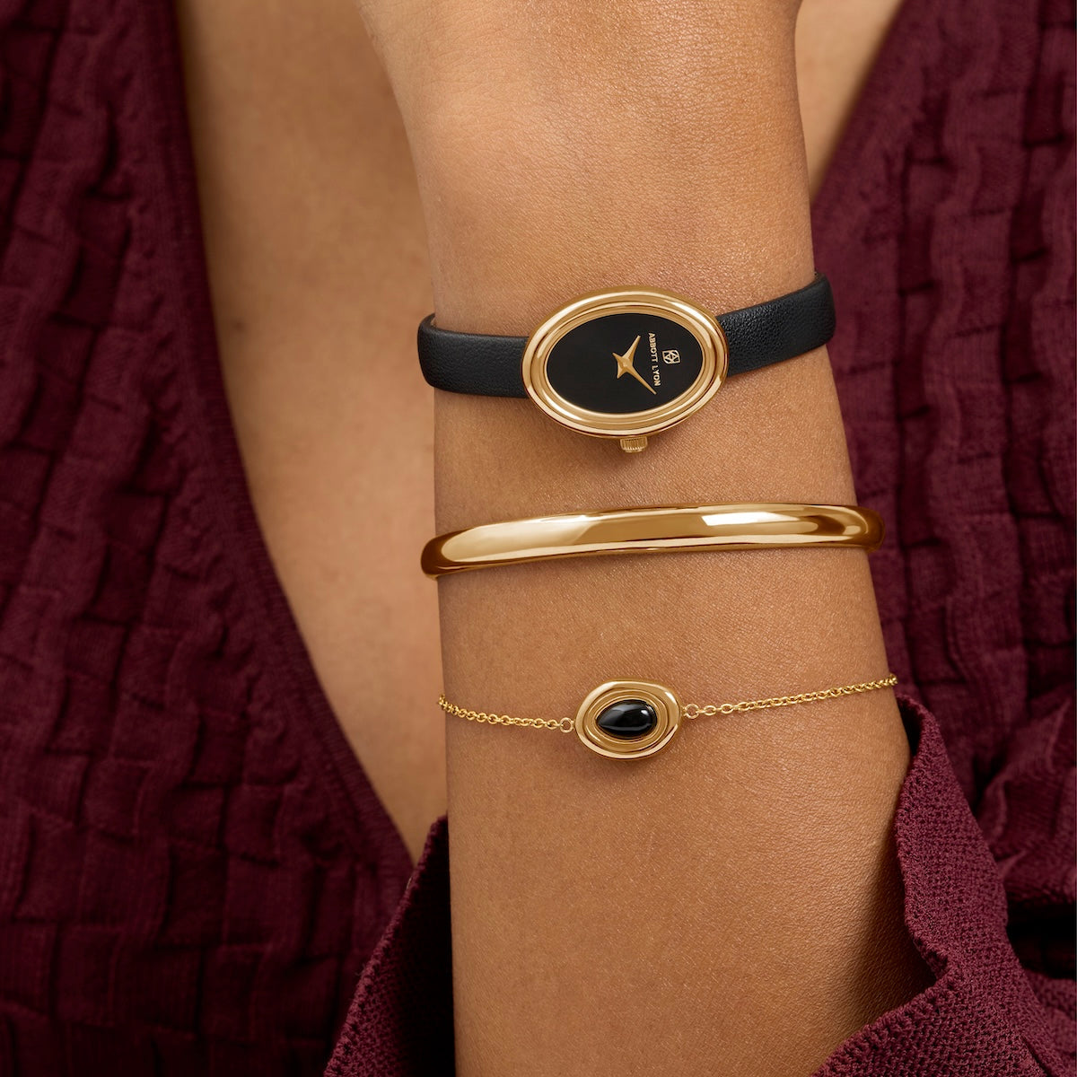 Black Onyx Molten Bracelet (Gold)